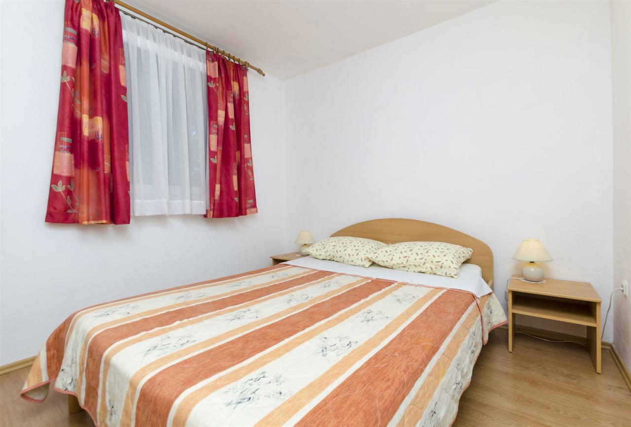 Apartments Katja Primošten Eksteriør billede